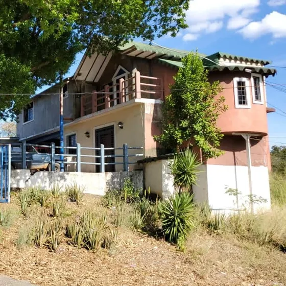 En Venta 2 Casas En Una Propiedad En S.j. De Los Morros