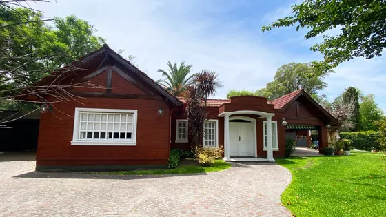 Casa En Venta, 4 Ambientes, En Parque Leloir