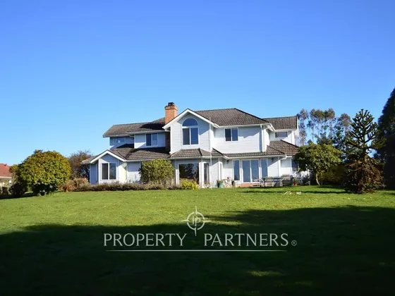 Linda Casa Con Excelente Vista A Lago Y Volcanes, ...