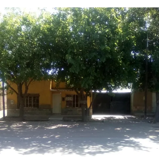 Casa En Venta - 2 Dormitorios 1 Baño - Cochera - Mendoza