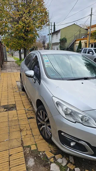 Peugeot 408 1.6 Allure Pack 115cv