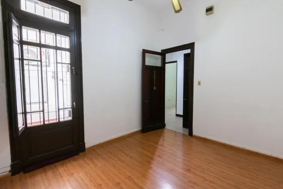 Alquiler Apartamento Barrio Aguada, Excelente Estado, Planta Baja, Patio