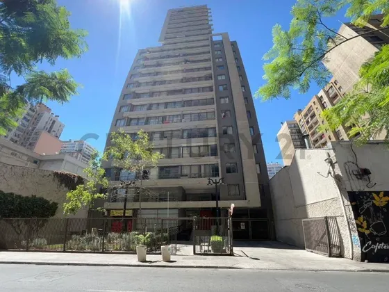 Arriendo Departamento De 1d+1b + Bod. Lord Cochrane Santi...
