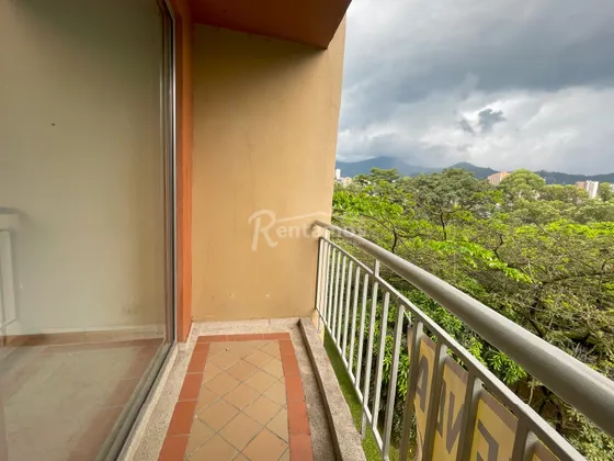 Apartamento En Arriendo En Suramérica. Cod A776228