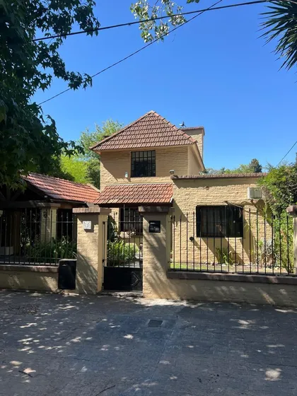 Casa 4 Amb En Venta - Parque Leloir-nuevo Valor/ Apta Credito