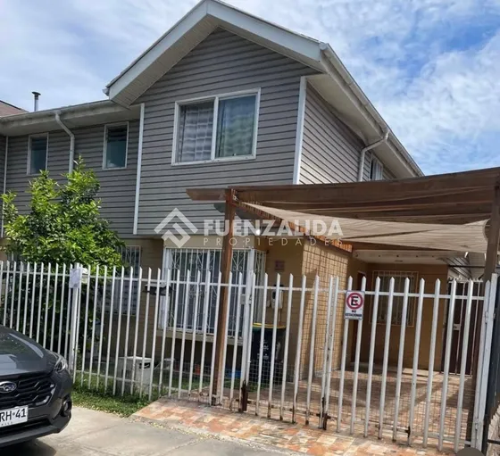 Casa En Venta De 4 Dorm. En Maipú