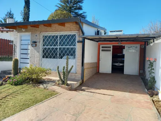 Venta Hermosa Casa + Departamento + Local Comercial