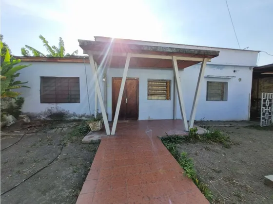 Casa En Venta En El Piñal, El Limón
