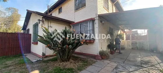Casa En Venta De 4 Dorm. En Ñuñoa