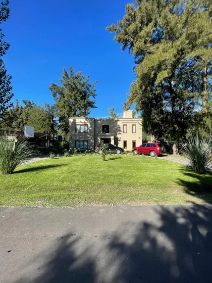 Excelente Propiedad A La Venta En Barrio Cerrado Country Club De Campo Estancia La Tradicion (francisco Alvarez)