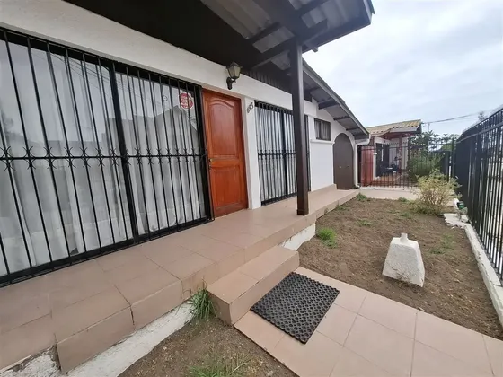 Casa En Venta De 3 Dorm. En La Serena