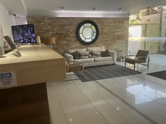 Edificio Con Comodidad Y Lujo. Bello Departamento