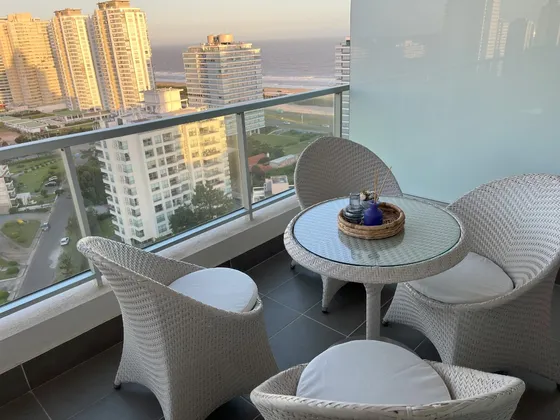 Punta Del Este Alquiler  Temporada Wind Tower 2 Dormitorios 2 Baños Playa Brava Aidy Grill Vista Pileta Amenities Niños 150 M  De La Playa Dueño