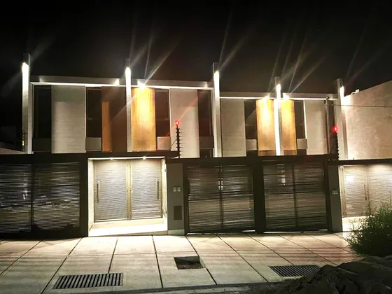 Venta Duplex Frente Barrio Dalvian.1año Antiguedad