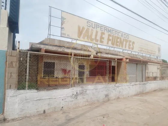 Elv-253 Zona Sur Local Comercial Urbanización El Perú San Francisco