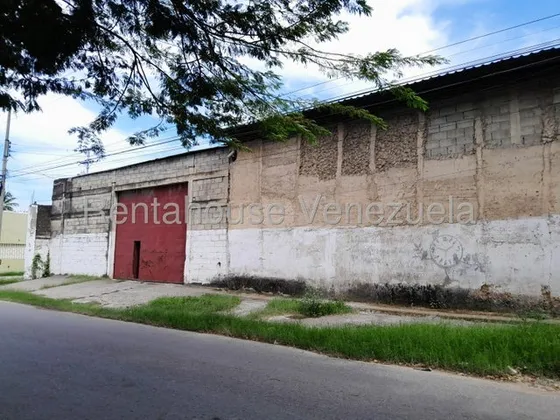 Amplio Galpon-terreno En Venta, Zona Industrial Samán De Guere, Turmero, Aragua, 25-9636 Mv