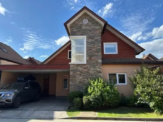 Se Vende Amplia Propiedad Ubicada En Condominio Frankfurt.
