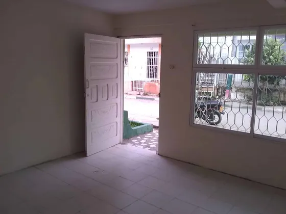 Casa Grande Y Amplia Para Invertir Cod. 10893