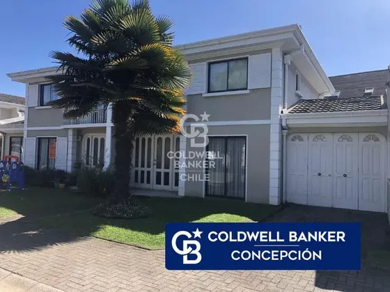 Condominio En Los Huertos Familiares