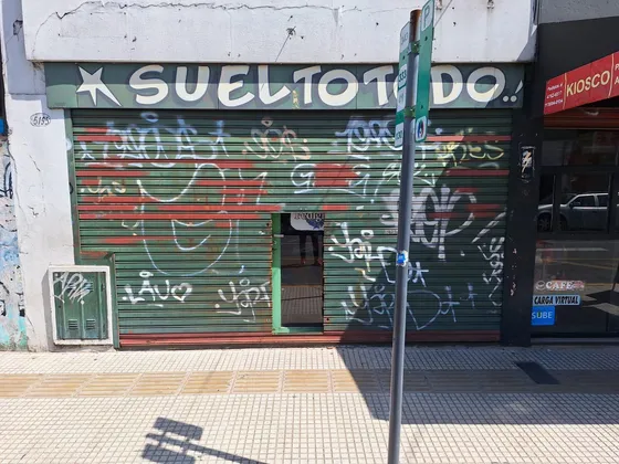 Local Comercial En Alquiler Sobre  Vélez Sarsfield - 4 Cuadras Estación De Munro
