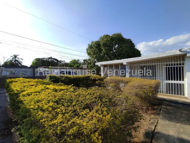Venta Esta Hermosa Y Acogedora Casa Ubicada En La Parroquia En Cuji,al Norte  Barquisimeto   Profesional Inmobiliario Mehilyn Perez  