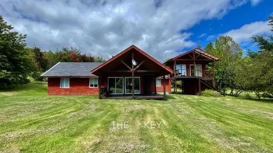 Casa En Venta De 5 Dorm. En Pucón