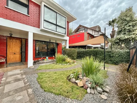 Venta Casa 4 Dormitorios 3 Baños Parque Y Piscina Peñalolen