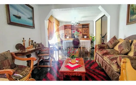Encantadora Casa En Macul: Espacio Familiar