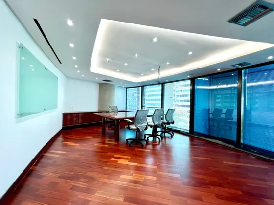 Magnifica Y Lujosa Oficina En Venta En Centro Lido, Totalmente Remdelada Y Amoblada. Lm25-7504