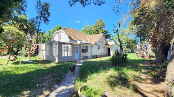 En Venta!! Casa Edificada En Amplio Terreno A 600mts De La Estación!!!