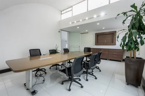 Oficina En Arriendo/venta En Chico Norte. Cod A1105065