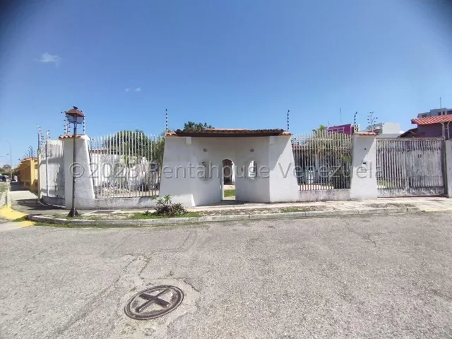 Casa En Venta En El Este De La Ciudad De Barquisimeto Zona Pedregal Exclusividad De Urbanizacion Mehilyn Perez Asesora
