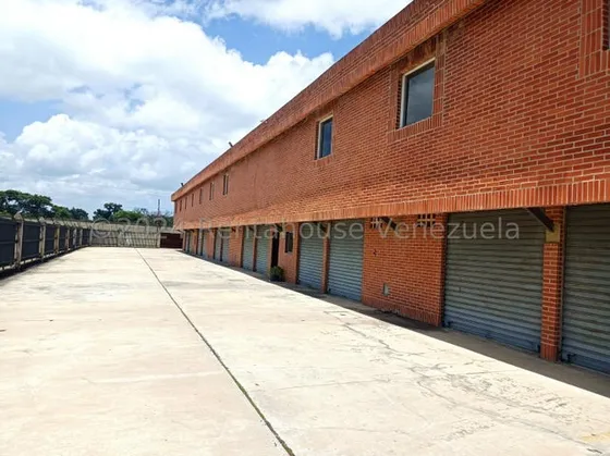 Juan Carlos González. Oportunidad Renta House Carabobo Alquila Local Comercial Cc Industrial Aeropuerto Flor Amarillo Valencia Mls #25-2467 Rah/jcg.