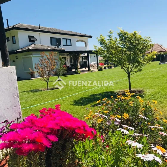 Parcela Vendo 5d 4b Piscina Con Bar Quincho En Talagante