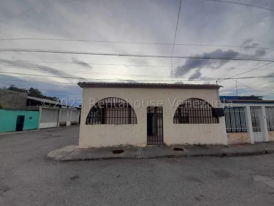 Milagros Inmuebles Casa Venta Barquisimeto Lara Zona Este Nueva Segovia Economica Residencial Economico Código Inmobiliaria Rent-a-house  23-32584