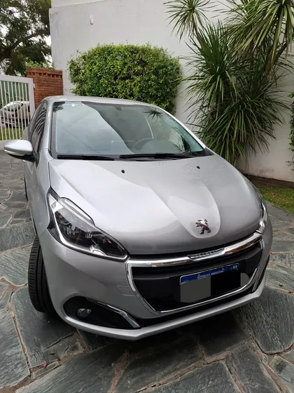 Peugeot 208 1.6 Allure