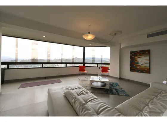 Apartamento En Alquiler En Valle Arriba Con Increible Vista