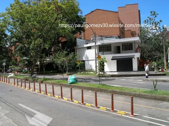 Arrienda Habitaciones Para Dama Que Estudie O Trabaje (con Referencias) Desde $ 600.000 Casa Laureles Santa Teresita 