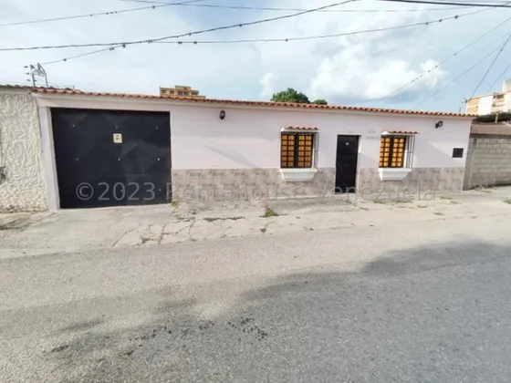 Milagros Inmuebles Casa Venta Cabudare Lara Zona Centro Economica Residencial Economico Código Inmobiliaria Rent-a-house  24-6044