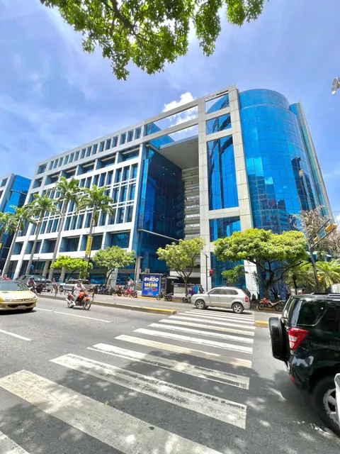 Se Alquila Oficina En El Rosal /centro Comercial Lido/455 M2