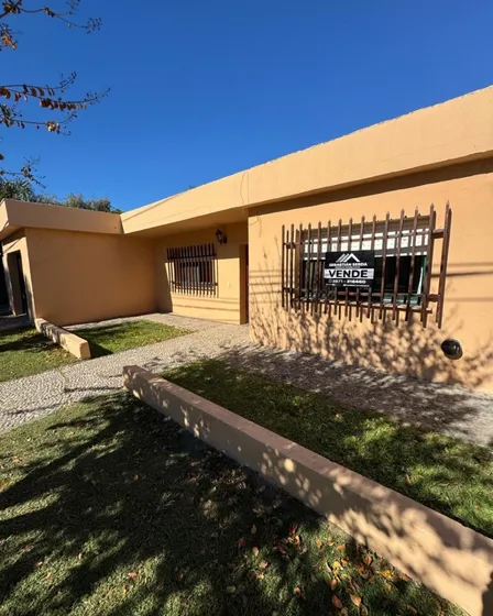 Casa En Venta En Almafuerte, 3 Dormitorios, Cocina/comedor, Living, Garaje, Amplio Patio !!