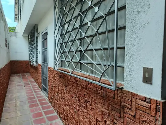 Casa En Venta De Oportunidad En La California Norte Detras Del Intt Facil Acceso 25-17069 Ep