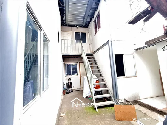 Casa En Venta De 8 Dorm. En Santiago