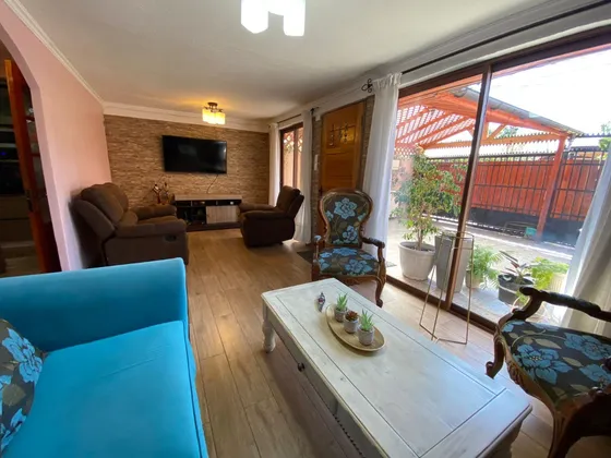 Hermosa Casa En Entre Metro Quilin Y Las Torres