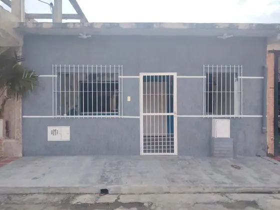 En Venta Casa 100 Mts Los Jarales San Diego Calle Cerrada (ac)