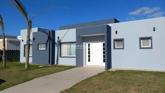 Casa En Venta En Canning Barrio Lagos De Canning