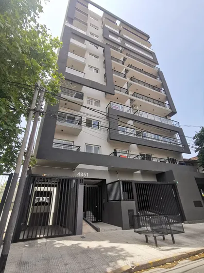 Venta Cochera Cubierta - Caseros 