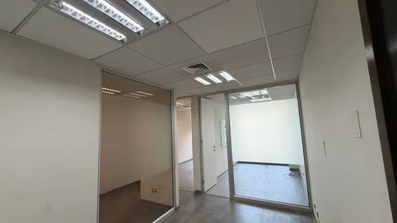 Arriendo Oficina 3p 2b Estacionamiento Y Bodega, Metro San A