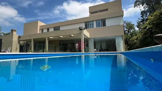 Casa  En Venta En La Lomada, Pilar, G.b.a. Zona Norte