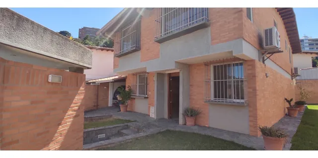 Venta De Hermosa Quinta Calle Cerrada Santa Paula 78-23-22